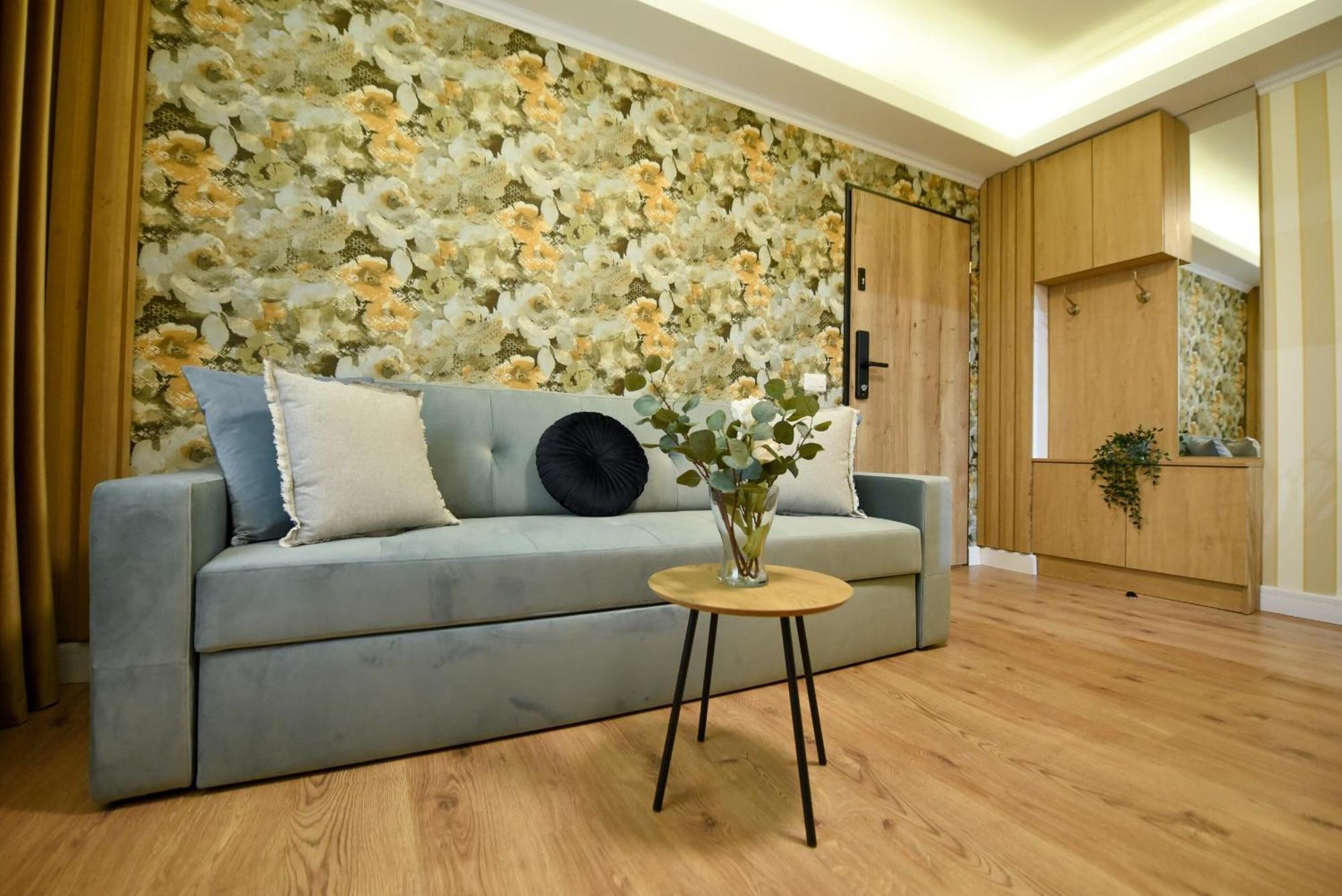 Apartament Away From - Modern & Cozy Near Vibrant Unirii Area