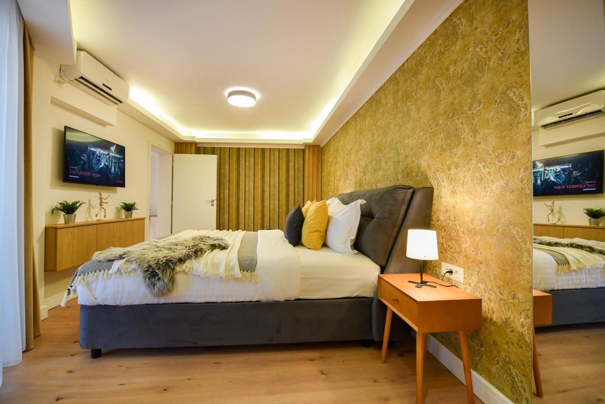 Away From - Modern & Cozy Near Vibrant Unirii Area Apartament *