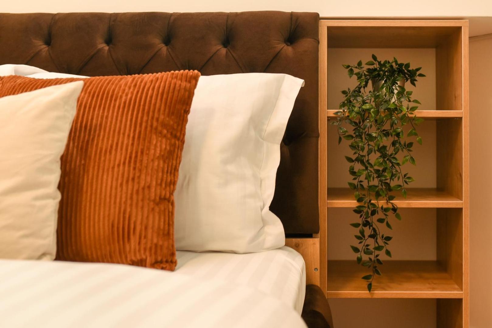 Away From - Modern & Cozy Near Vibrant Unirii Area Apartament