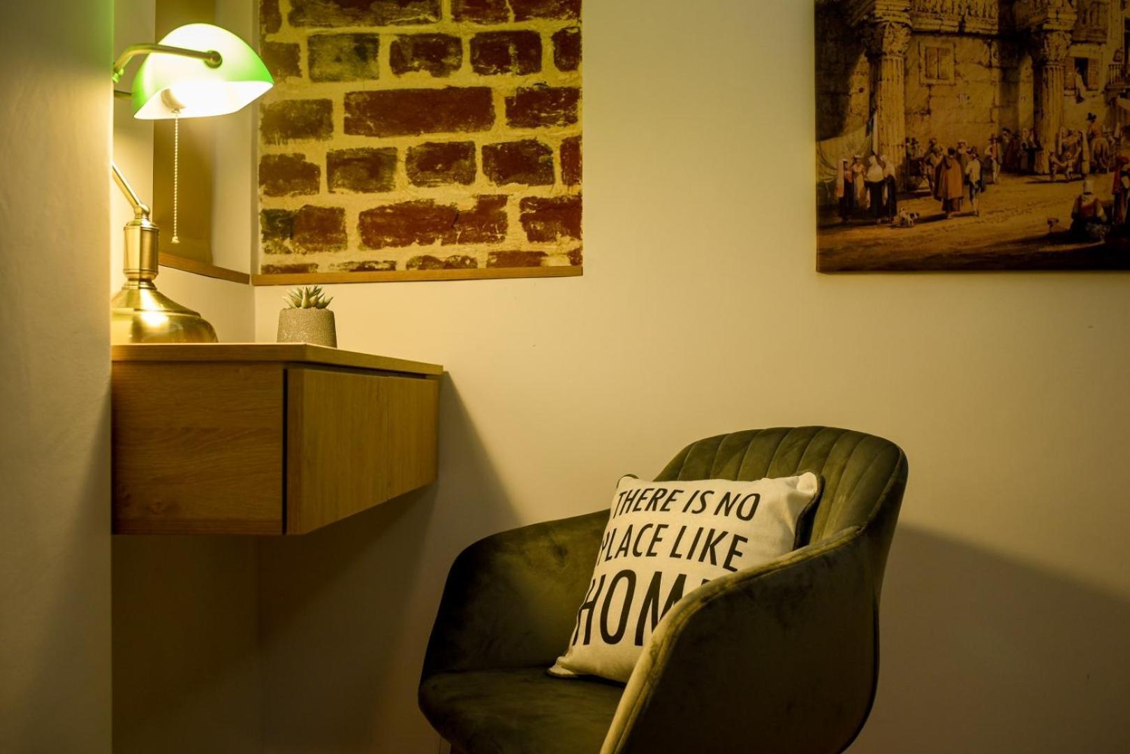 Away From - Modern & Cozy Near Vibrant Unirii Area Apartament