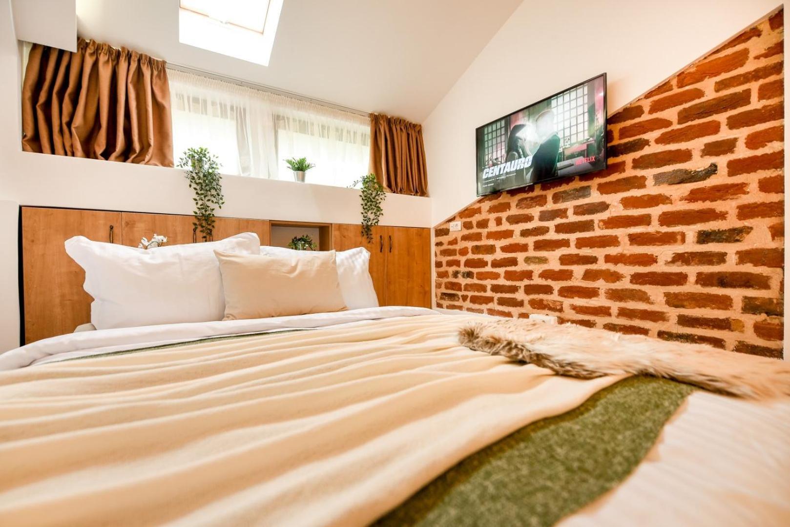 Away From - Modern & Cozy Near Vibrant Unirii Area Apartament